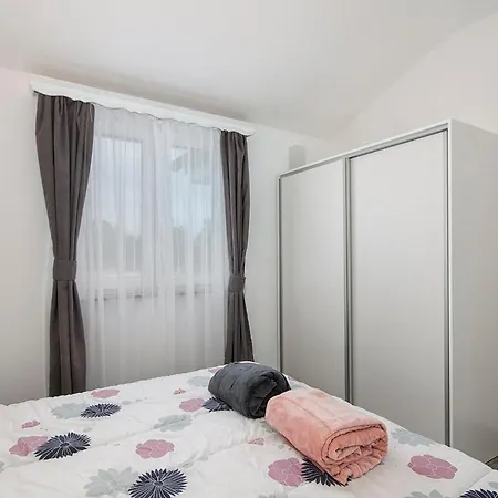 Apartman Khala Vrsi